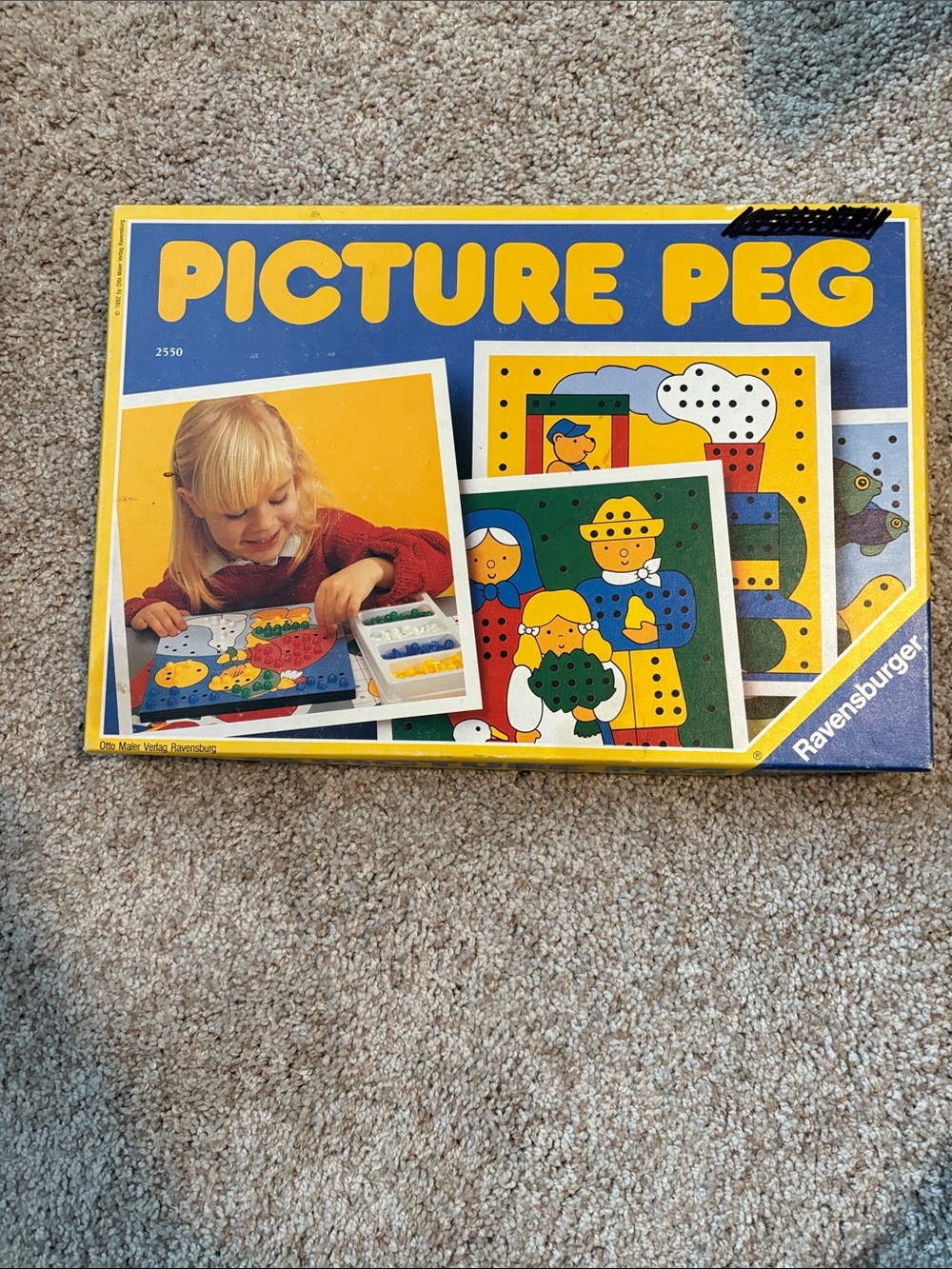 Ravensburger Picture Peg Game vintage preschool game with Multi-Color Artwork